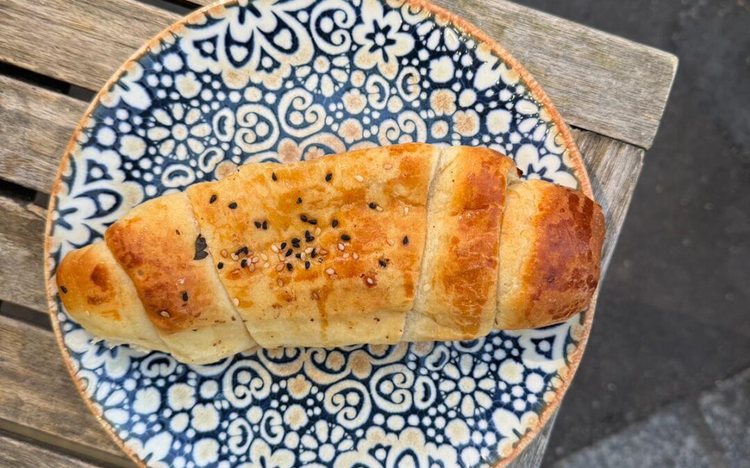 Le Börek du Mois à L’Atelier Dürüm : Délicieux Mélange de Pommes de Terre, Oignons et Fromage